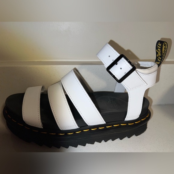 NIB Dr. Martens Blaire Sandals size 7 - Picture 7 of 13